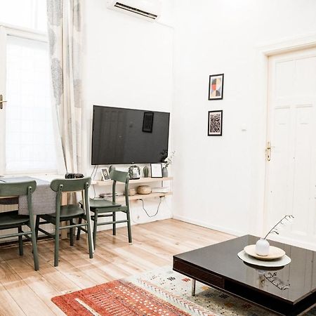 Stylish And Spacious ! Central Location Kazincy Netflix Budapešť Exteriér fotografie