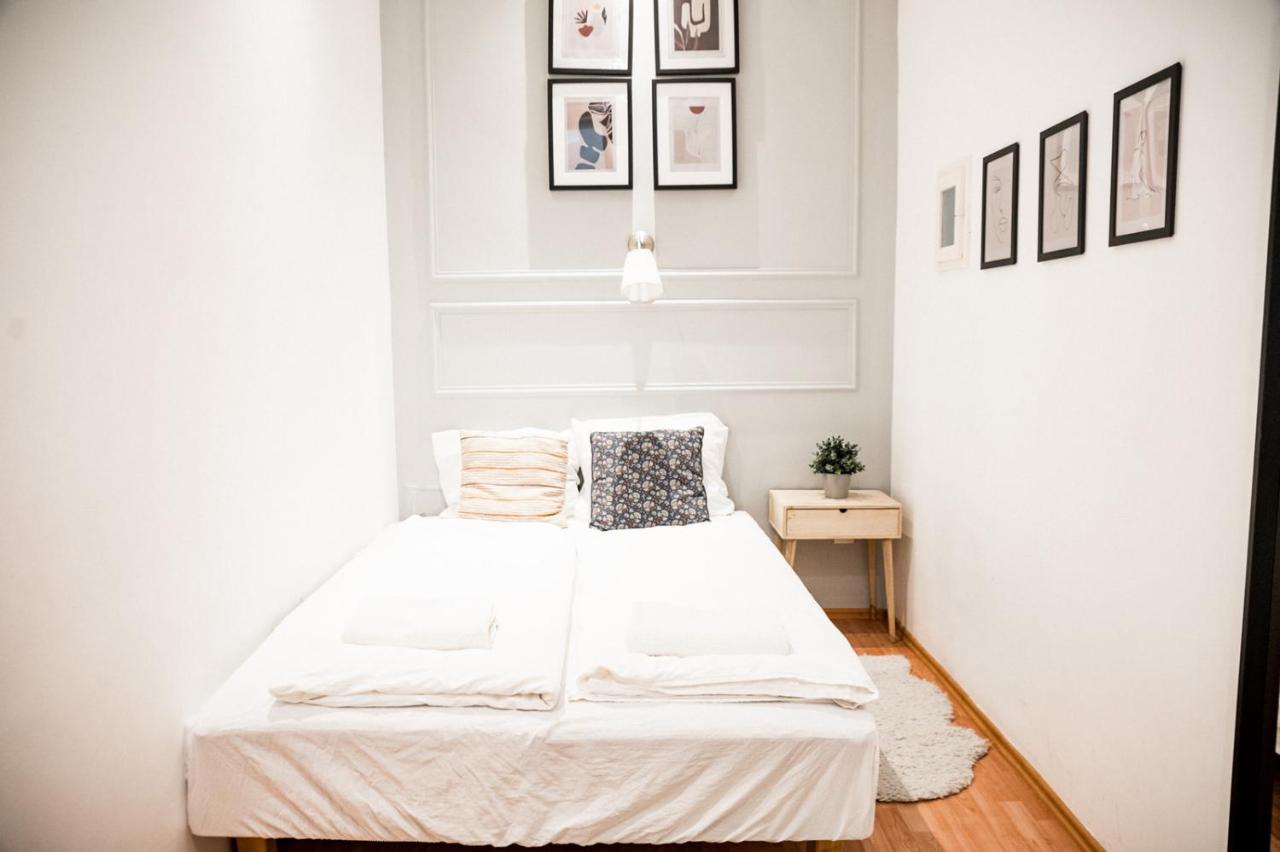 Stylish And Spacious ! Central Location Kazincy Netflix Budapešť Exteriér fotografie