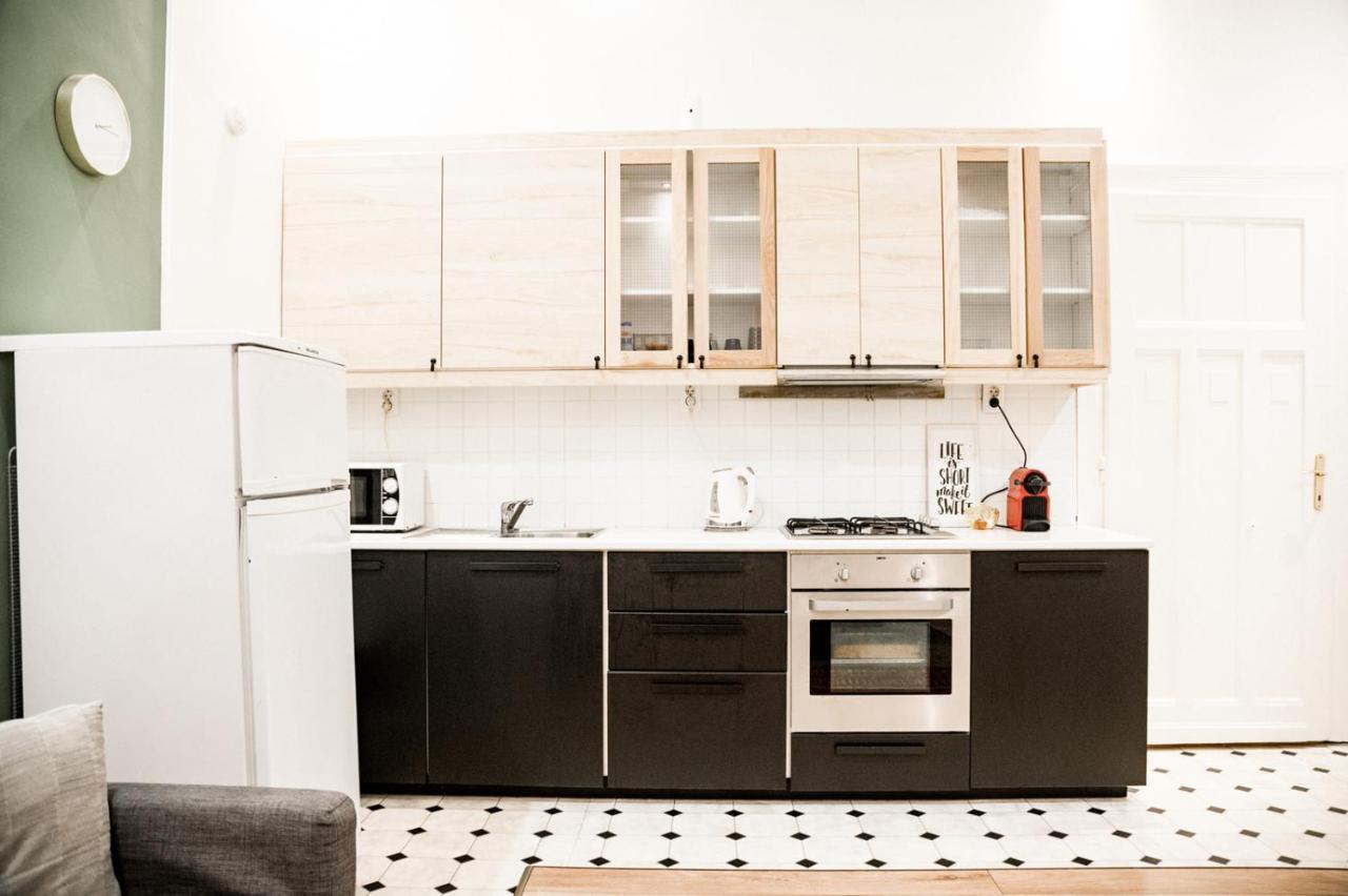 Stylish And Spacious ! Central Location Kazincy Netflix Budapešť Exteriér fotografie