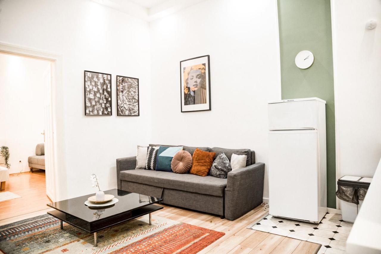 Stylish And Spacious ! Central Location Kazincy Netflix Budapešť Exteriér fotografie