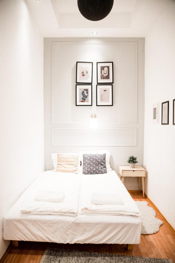 Stylish And Spacious ! Central Location Kazincy Netflix Budapešť Exteriér fotografie